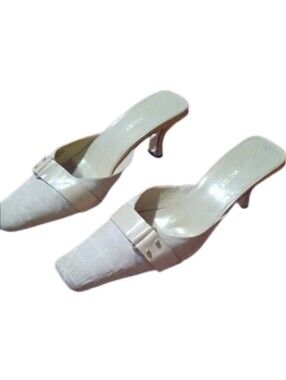 ^ Nine WEST Women's Cream Heeled Mules Size 10